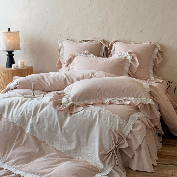 Bedding set in French country house style made of linen-cotton mix with frill and lace application
