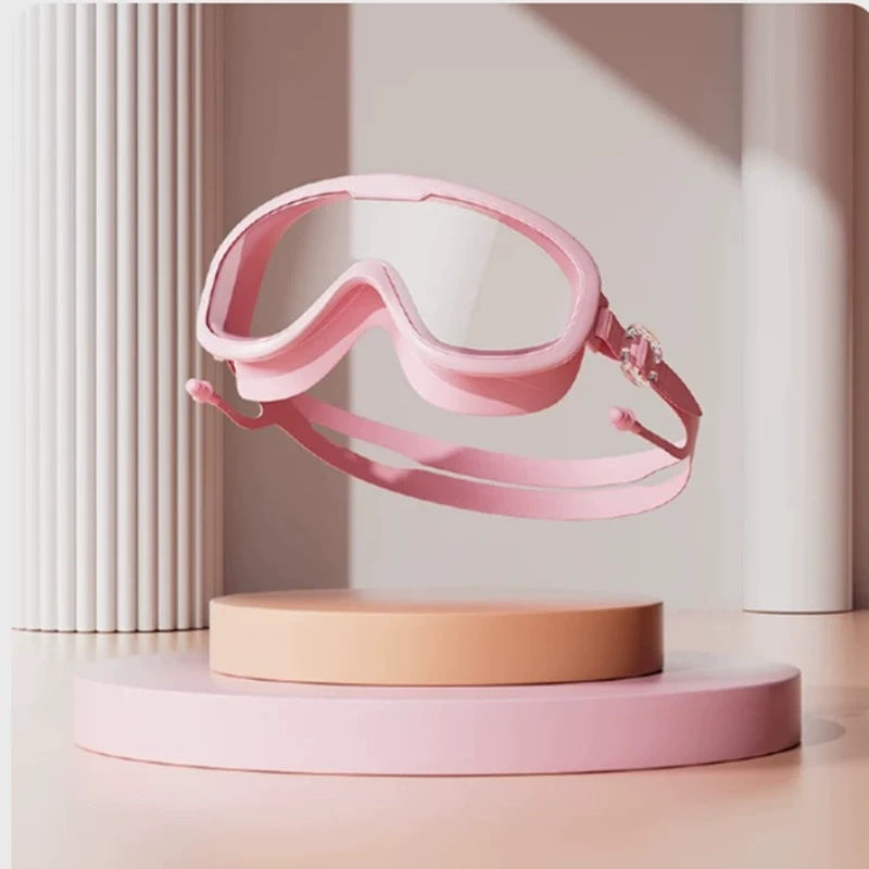 Swim mask with extended field of vision and child-friendly design Stornfield