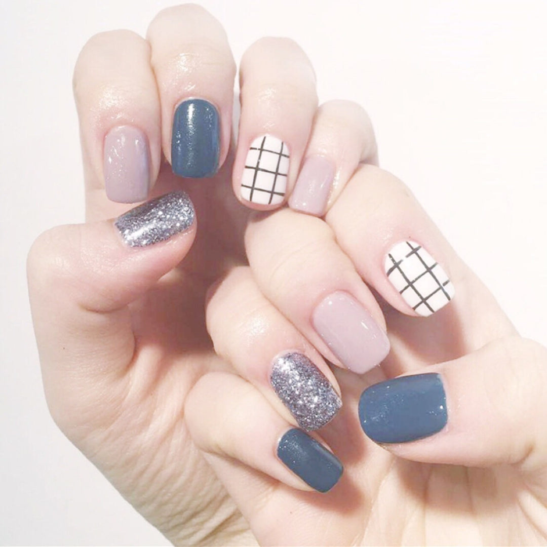 Nail art design with glamorous accents Stornfield