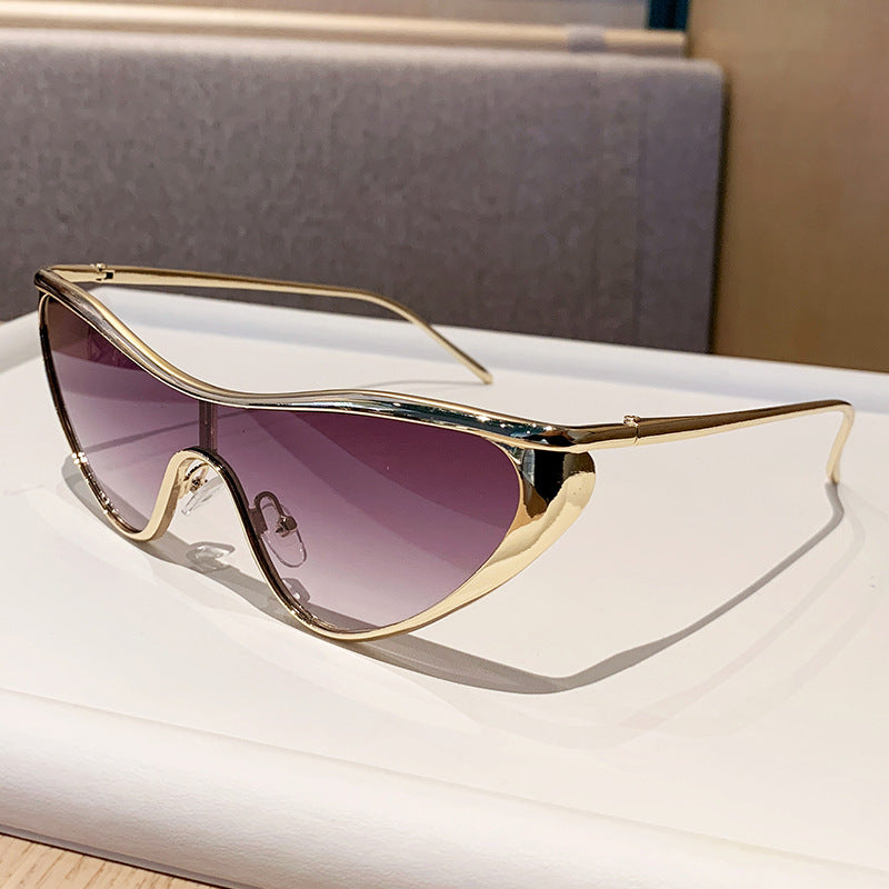 Women's futuristic oversized sunglasses with striking design Stornfield