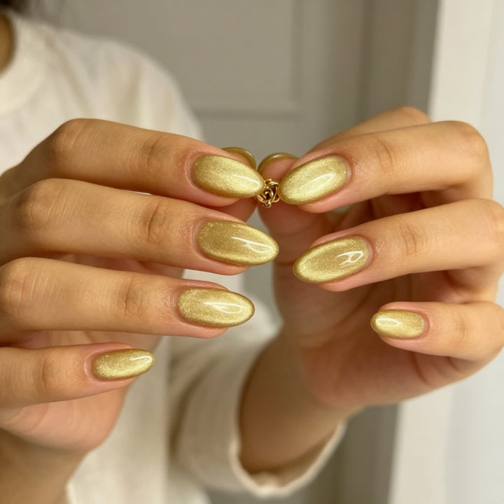 Glittering Almond-Shaped Press-On Nails Stornfield