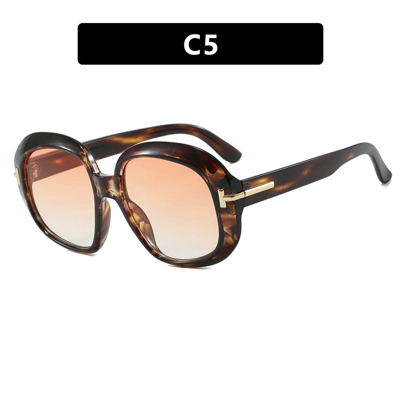Women's oversized sunglasses with elegant frame structure and UV protection Stornfield