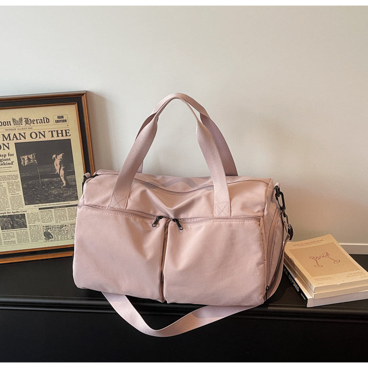 Sporty travel bag with expandable compartments Stornfield
