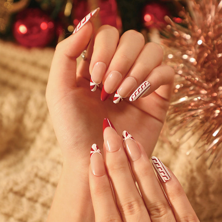 Artful Christmas nail art with original gingerbread motif Stornfield