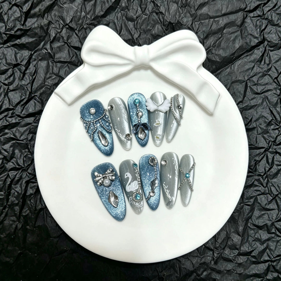 Decorative Glamourous Press-On Nail Art Set
