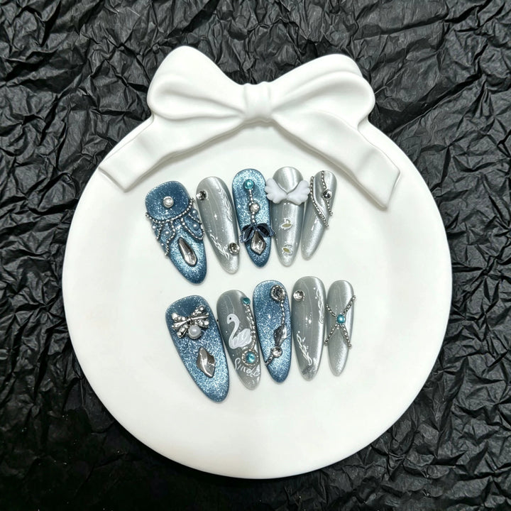 Decorative Glamourous Press-On Nail Art Set