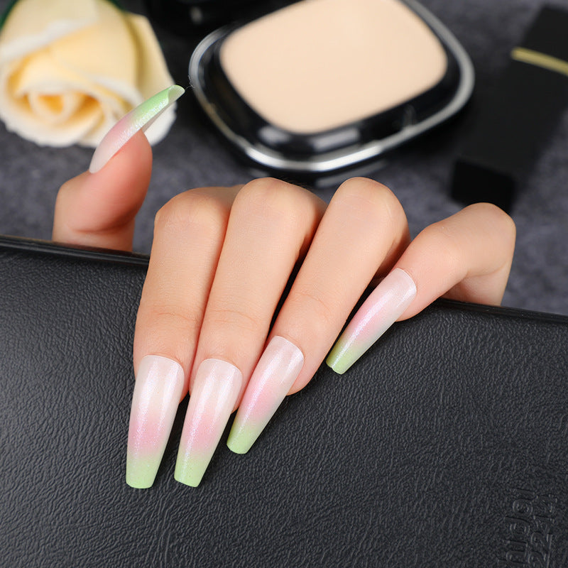 Glamorous artificial nails with gradient Stornfield