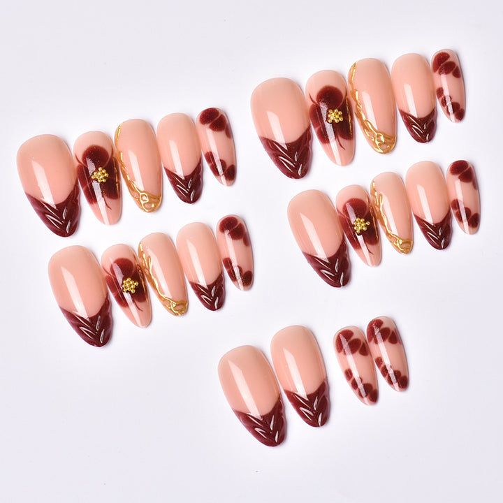 Artificial Nail Set with Floral and Luxurious Decorations Stornfield