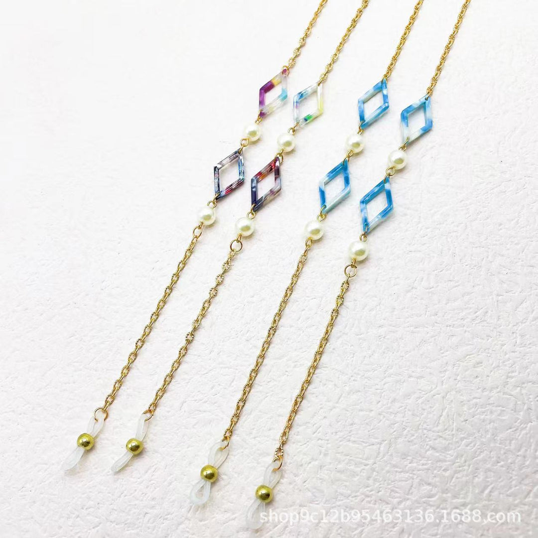 Elegant Geometric Necklace Stornfield