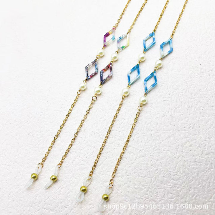 Elegant Geometric Necklace Stornfield