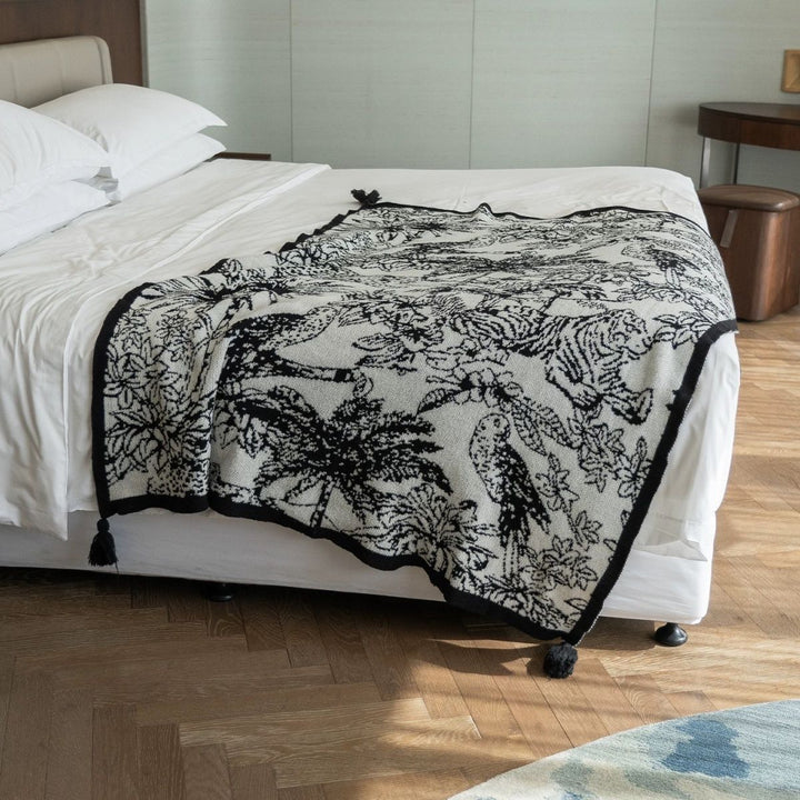 Decorative Floral Pattern Throw Blanket