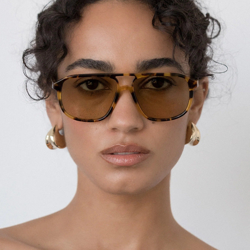 Women's fashionable sunglasses in elegant square design Stornfield