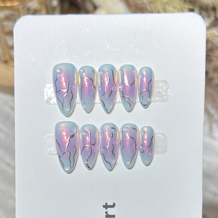 Iridescent Press-On Nail Set Stornfield