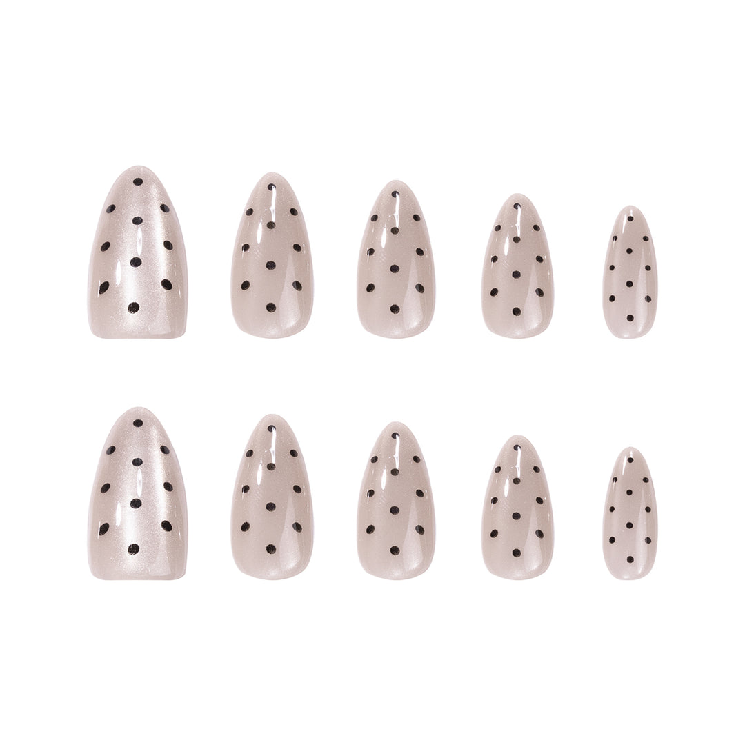 Artful nail tips in modern design Stornfield