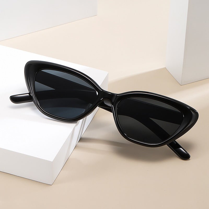 Women's Retro-Inspired Cat-Eye Sunglasses Stornfield