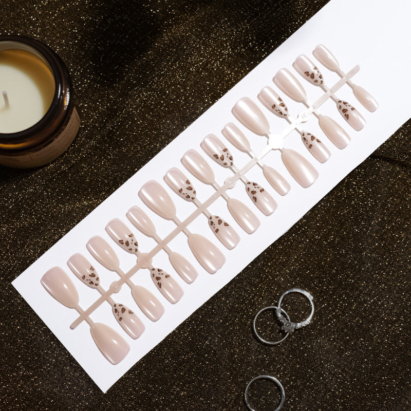 Artificial Nail Tips in Modern Leopard Design Stornfield