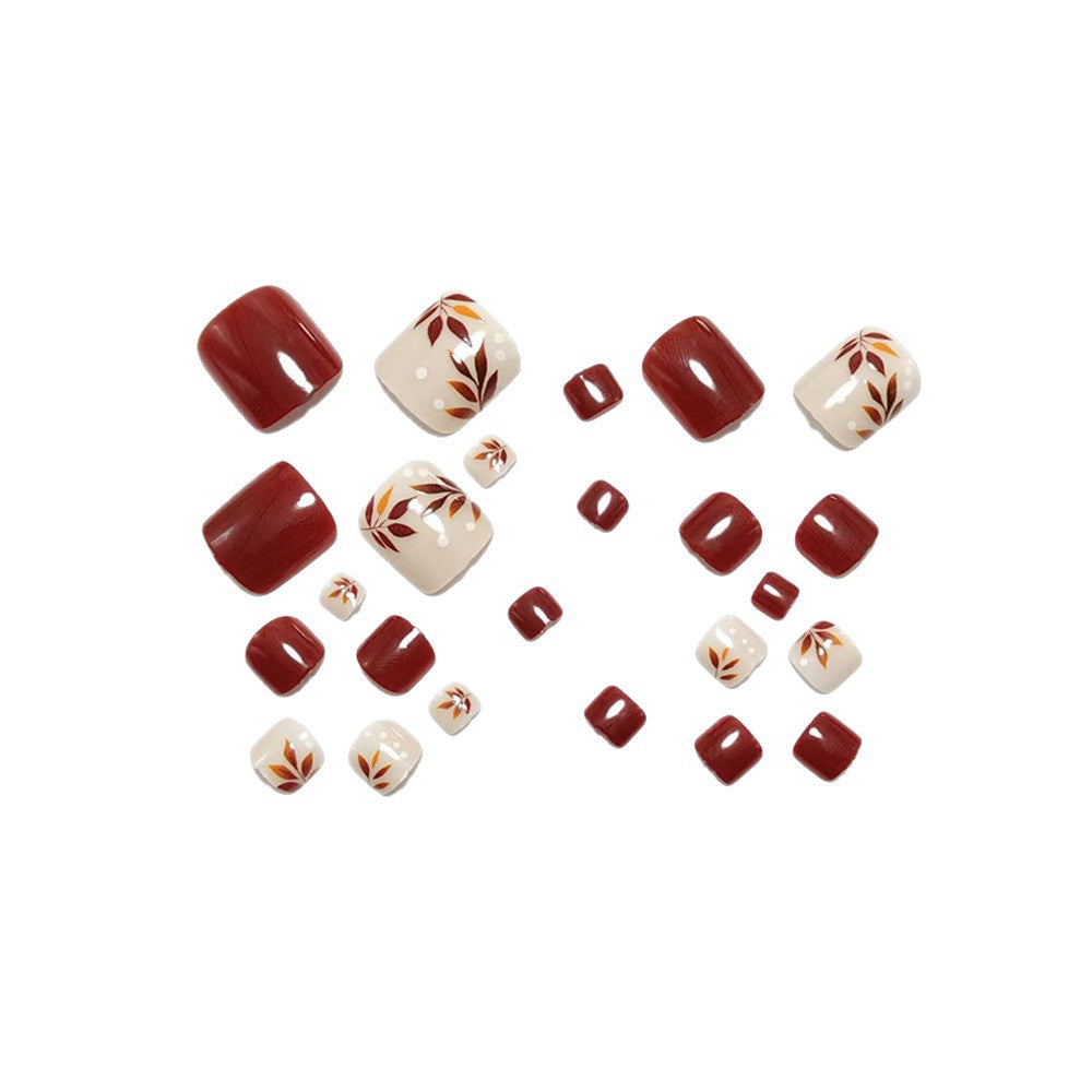Nail art with elegant leaf designs Stornfield