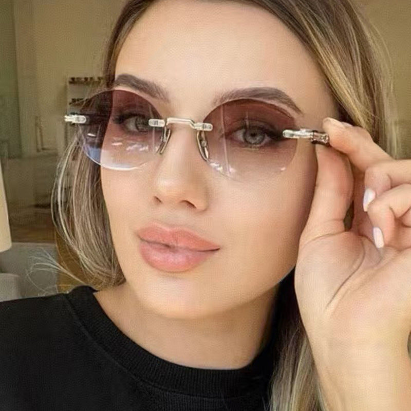 Women's round sunglasses with elegant wooden frame and UV protection Stornfield