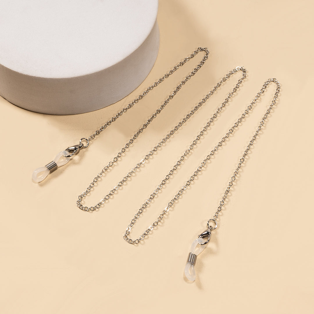 Elegant Pearl-Embellished Chain Stornfield