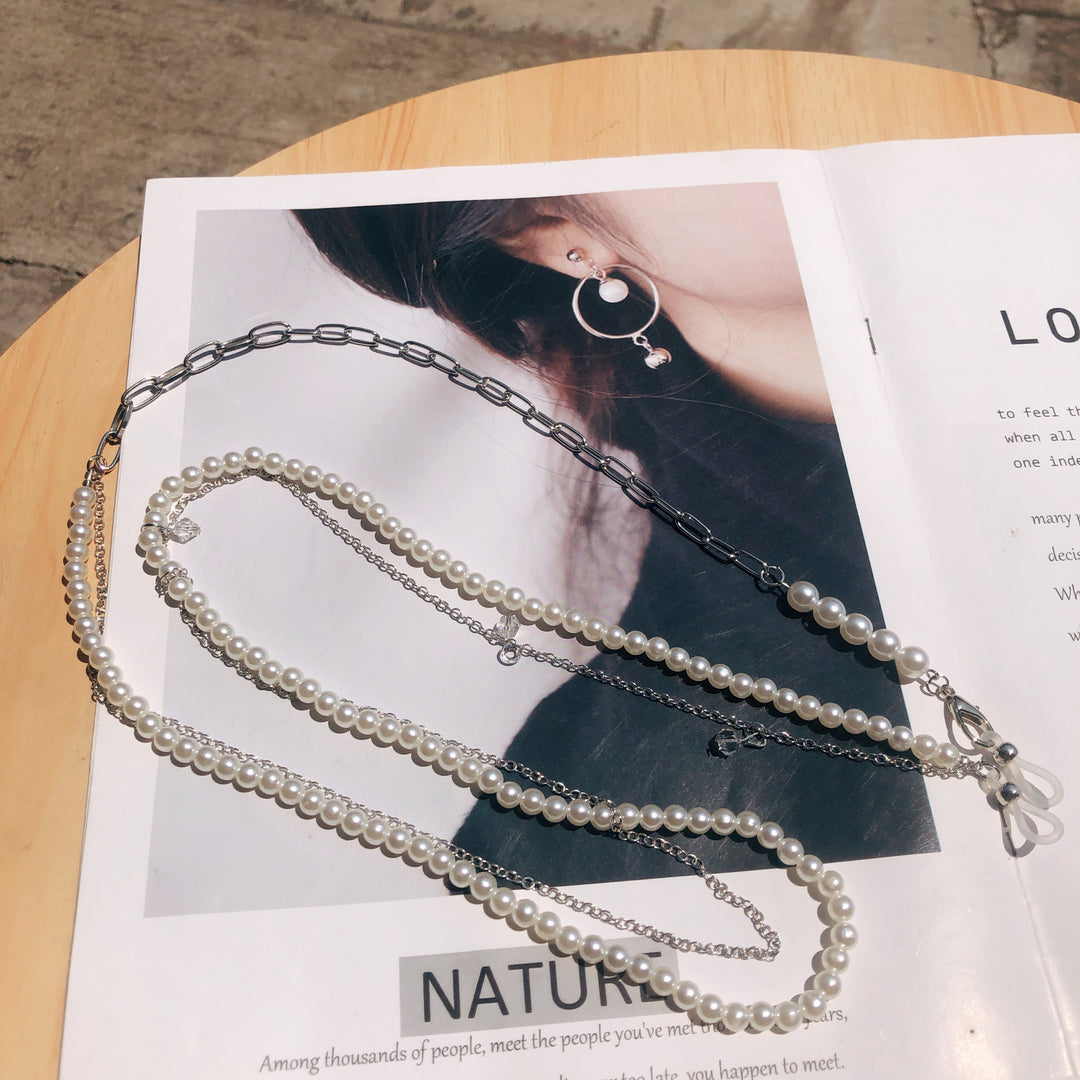 Elegant Pearl Accented Eyewear Chain Stornfield