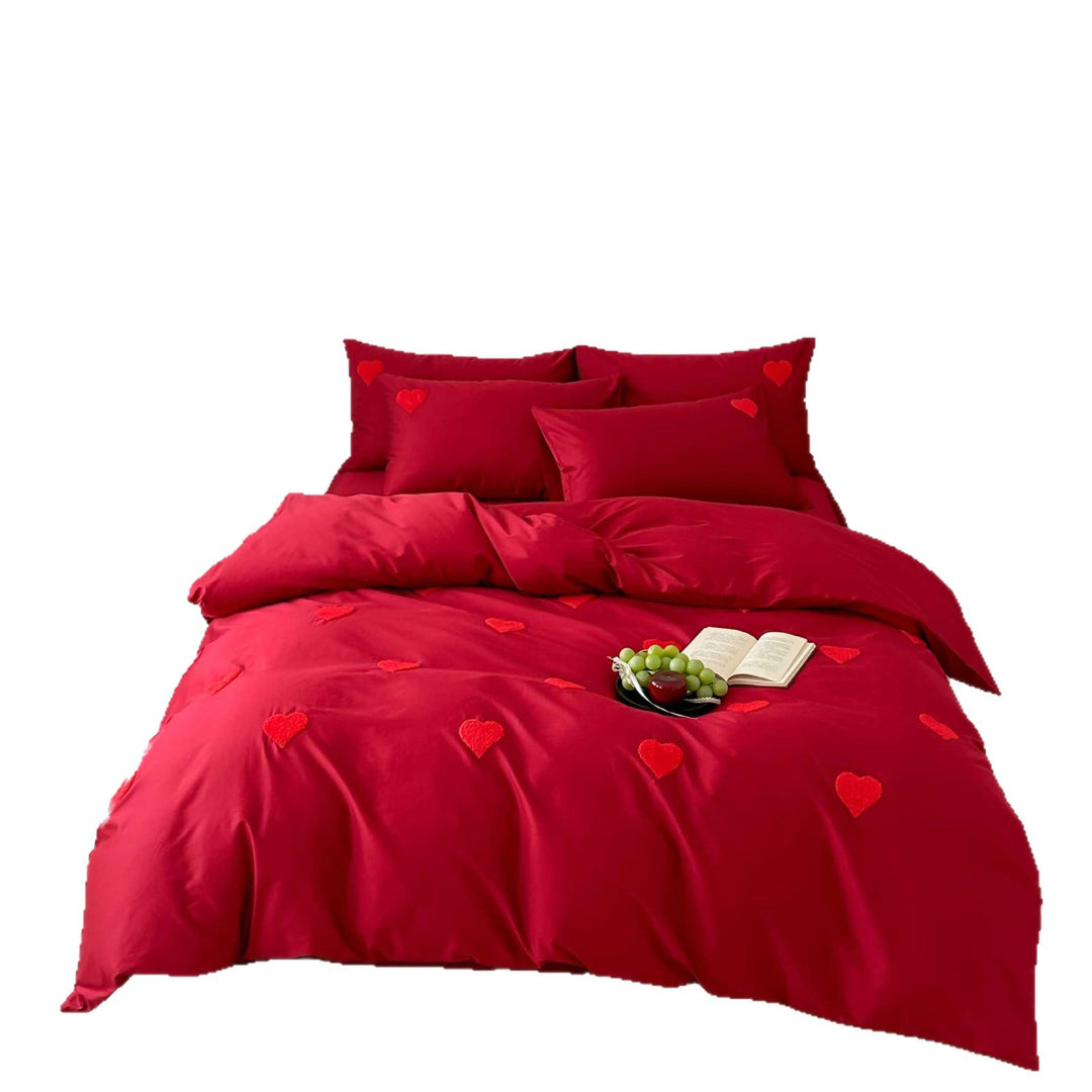 Cotton satin bedding set with appliquéd heart appliqués and extra soft touch