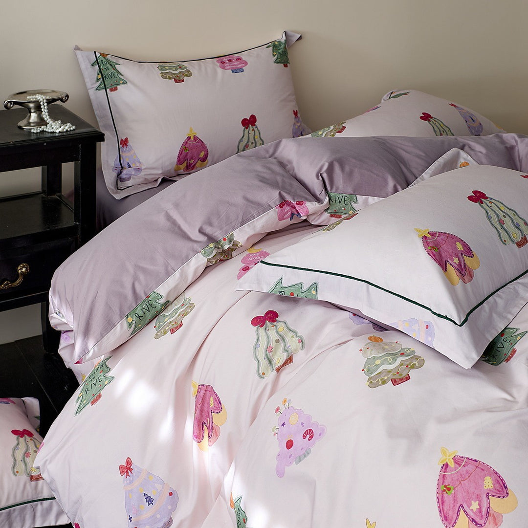 Reversible cotton satin bedding with delicate watercolor floral print and satin edge