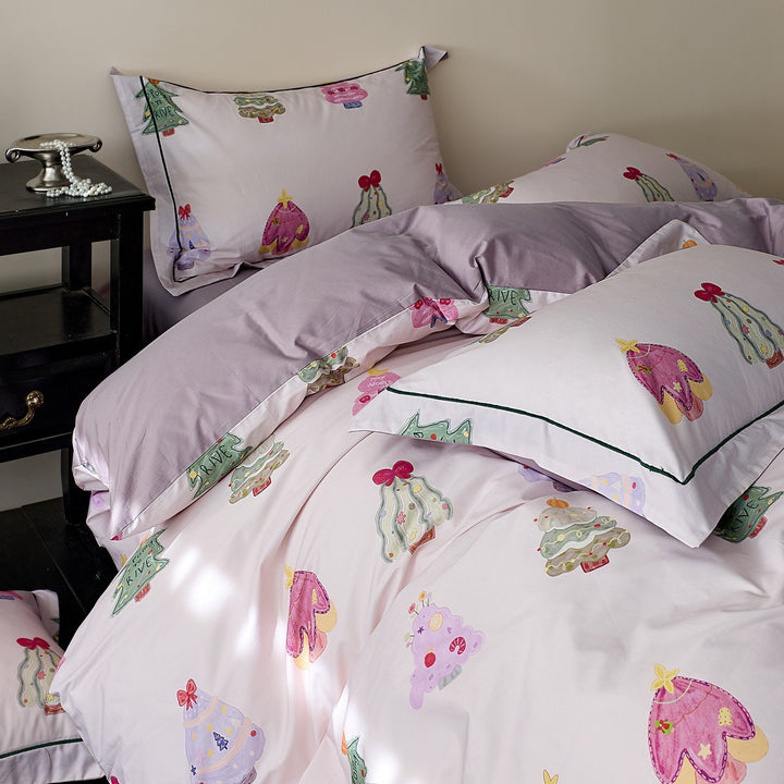 Reversible cotton satin bedding with delicate watercolor floral print and satin edge