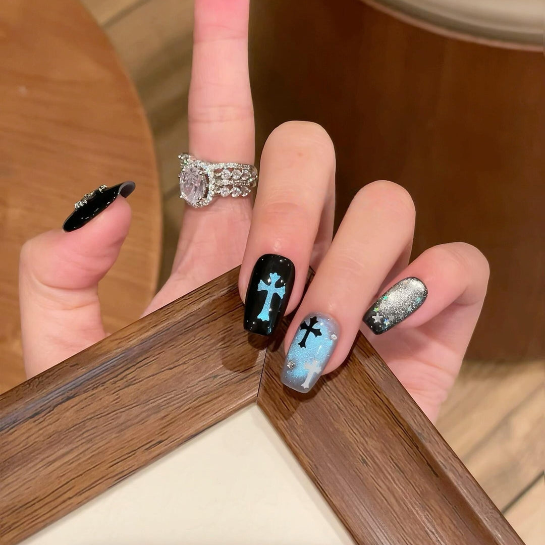 Creative nail tips with stylish star motif Stornfield