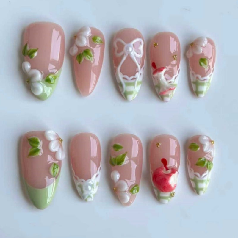 Artistic Floral and Star-Embellished Press-On Nail Set Stornfield
