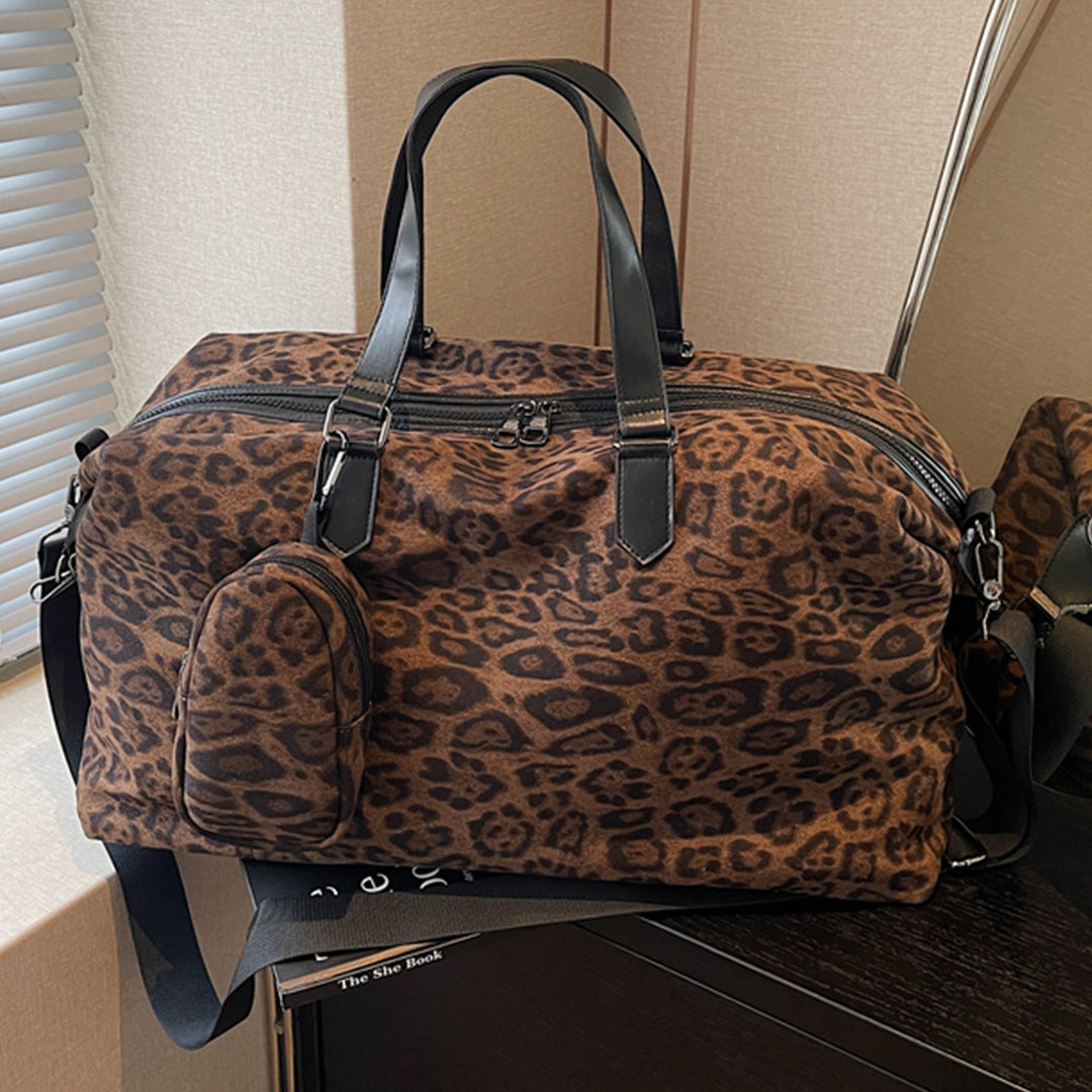 Weekend travel bag in fashionable leopard pattern Stornfield