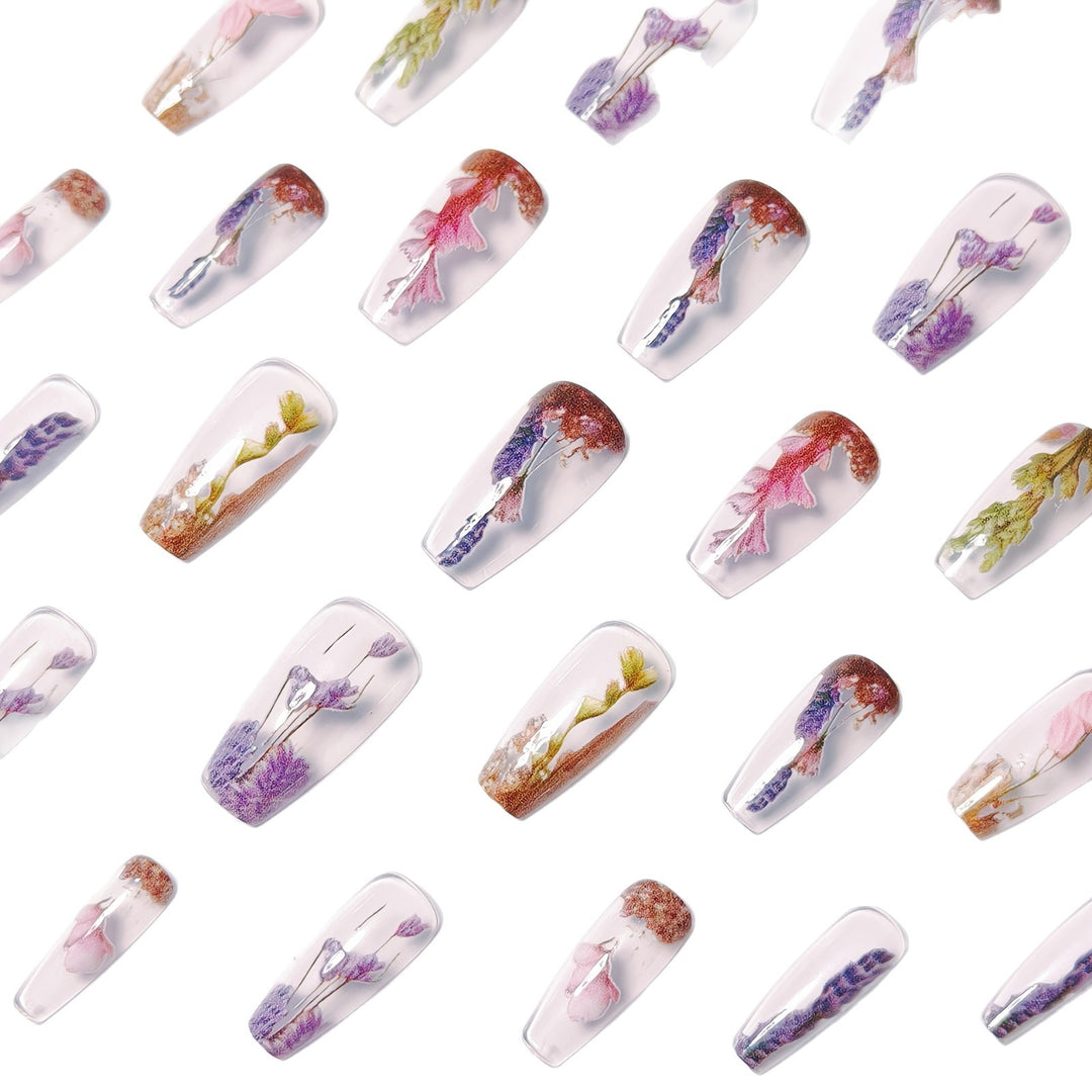 Artificial nails with dried flowers Stornfield