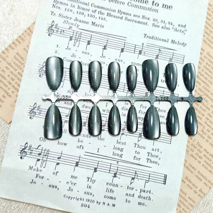 Shiny artificial nails Stornfield