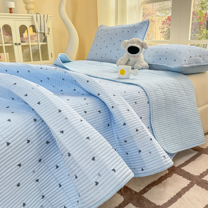 Heart Pattern Quilted Bedspread