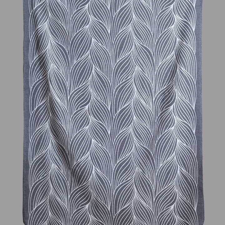 Artistic Wave Pattern Throw Blanket