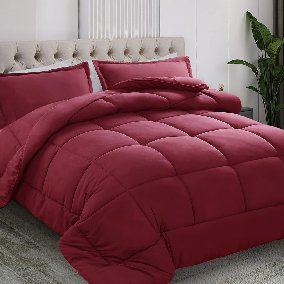 Luxurious Ultra-Soft Insulated Comforter Stornfield