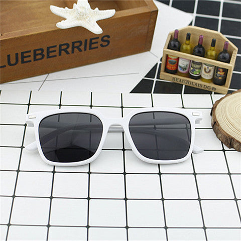 Women's modern square sunglasses with minimalist frame structure Stornfield