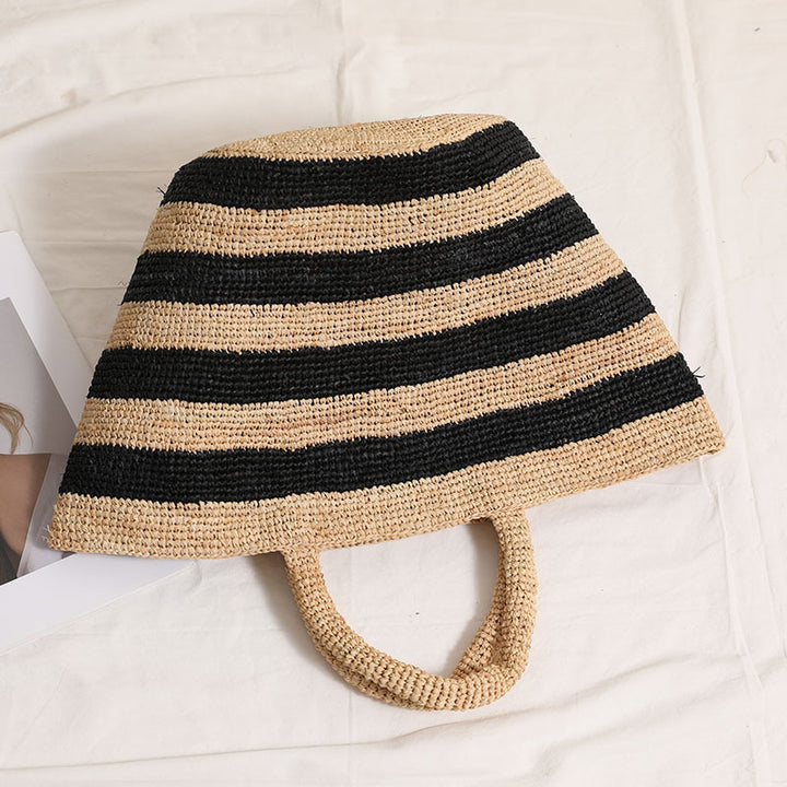 Braided beach bag with modern striped pattern Stornfield