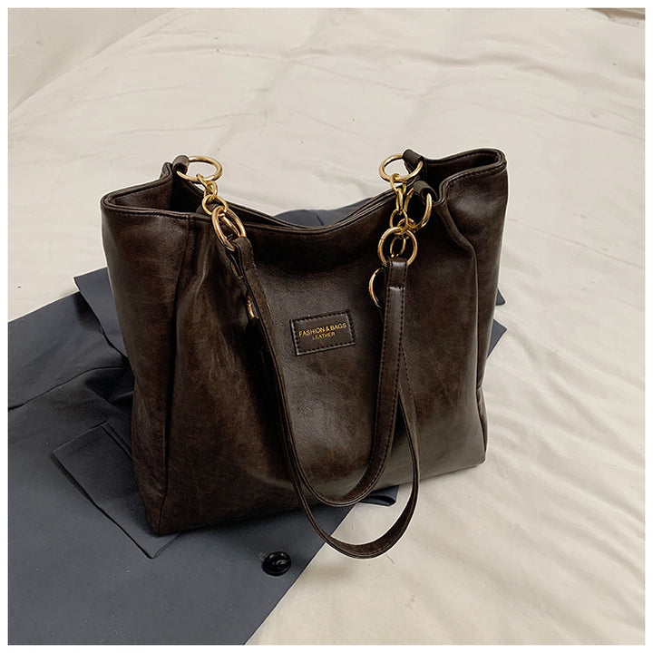 Luxurious Vintage-Inspired Handbag Stornfield