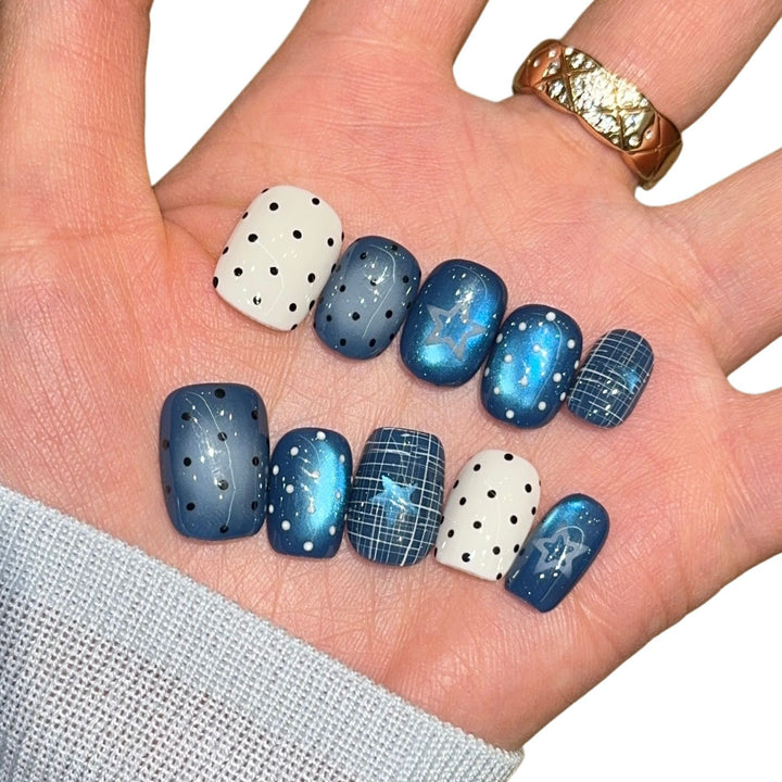 Stylish star and dot design artificial nails Stornfield