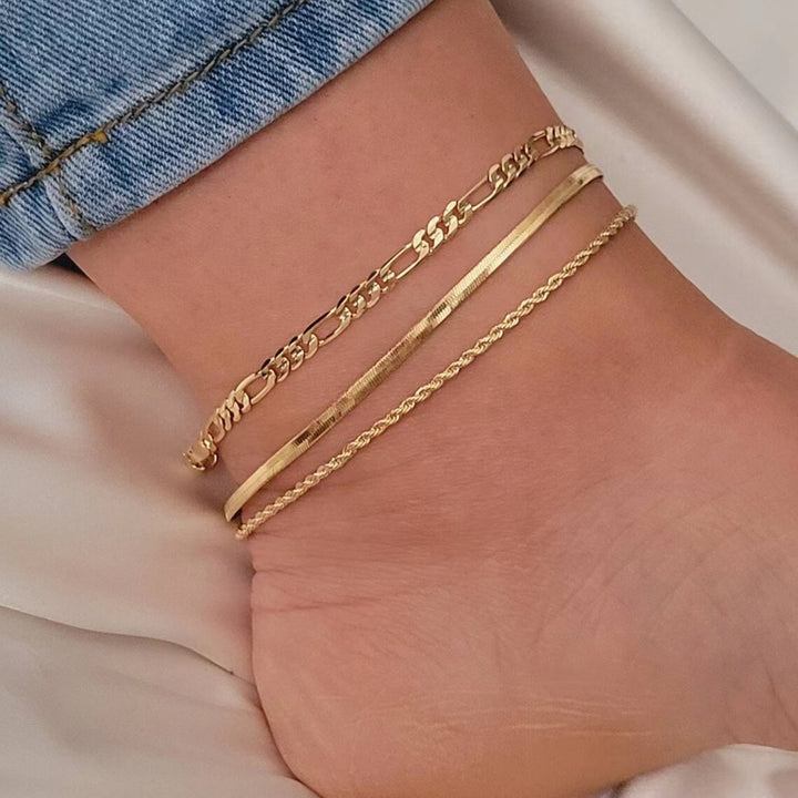 Elegant Three-Strand Link Bracelet Stornfield