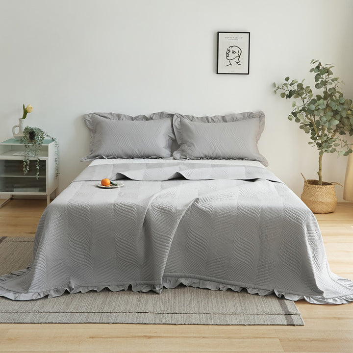 Quilted Leaf-Pattern Ruffled Bedspread and Pillow Sham Set