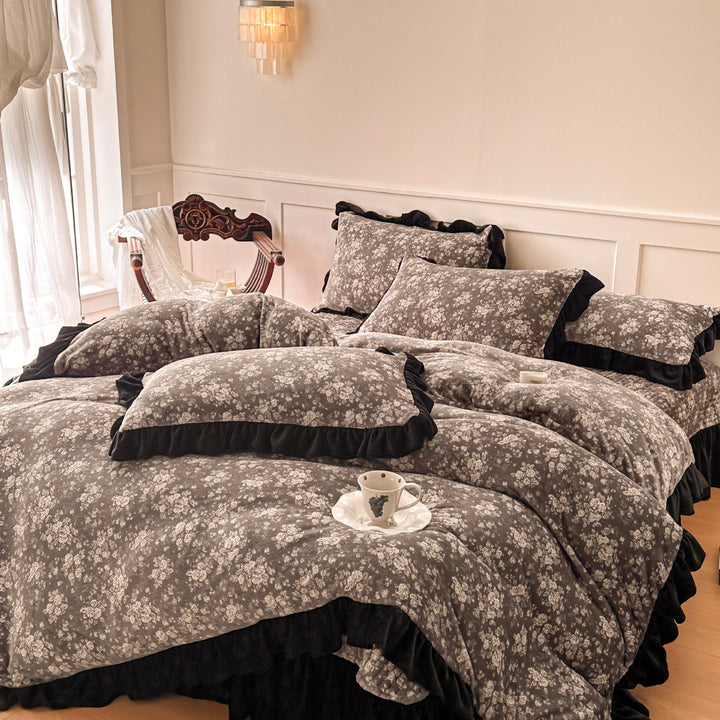 Elegant Floral Quilted Bedspread Set