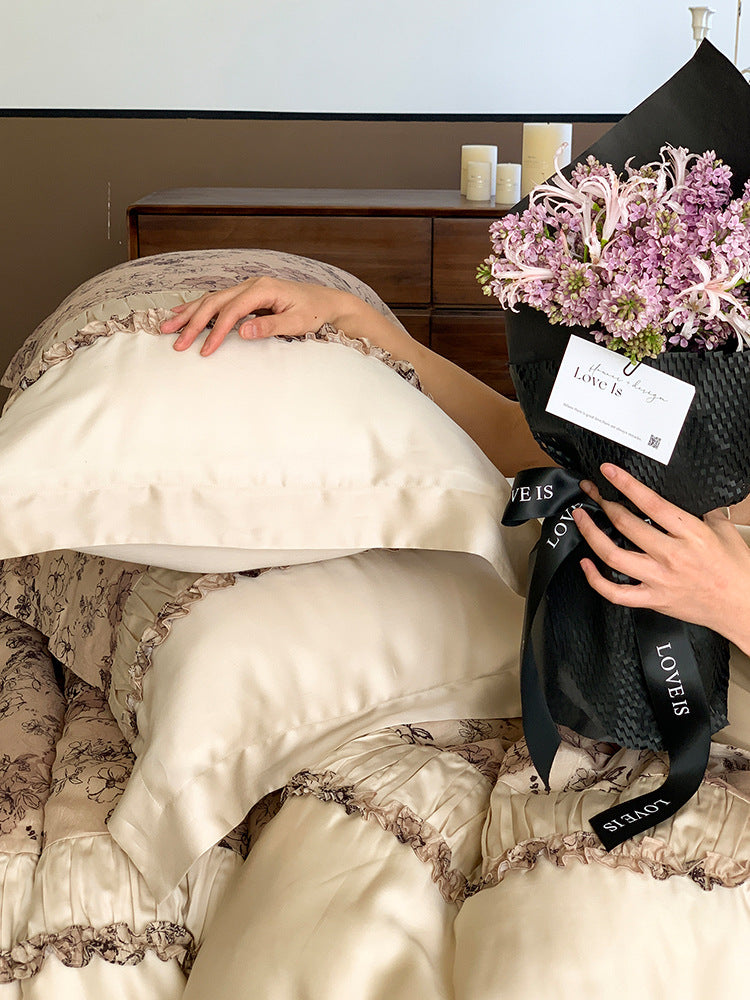 Fine satin bedding set with floral jacquard and pleated ruffle