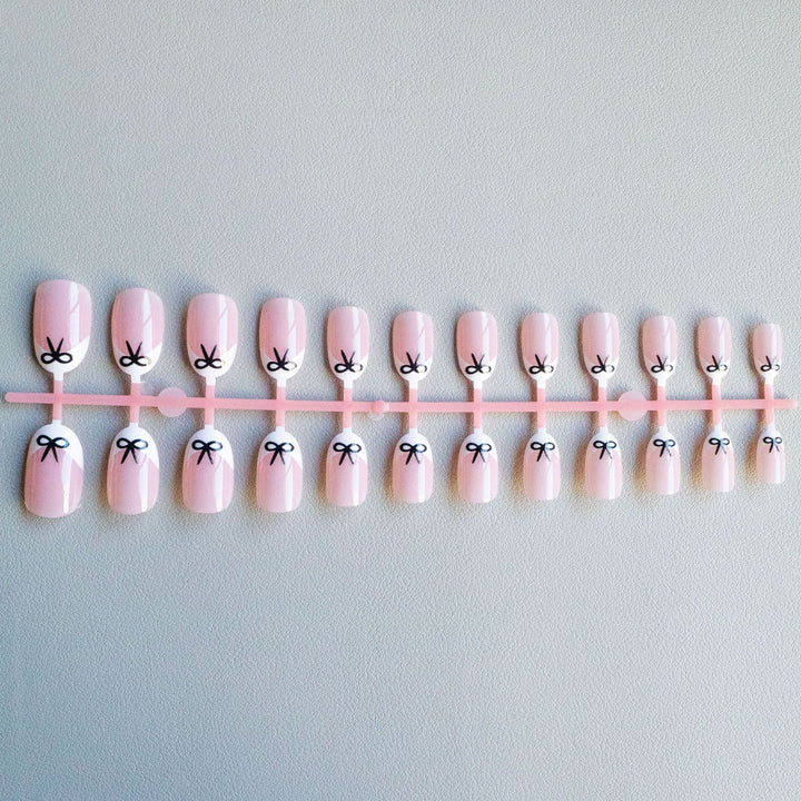 Elegant Bow Accent Nail Art Kit