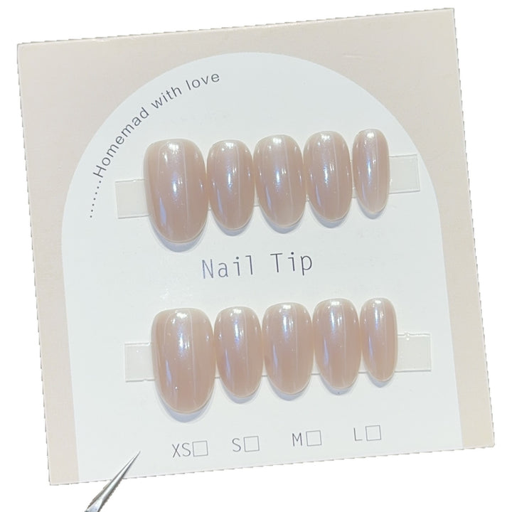 Artificial nails in a timeless elegant design Stornfield