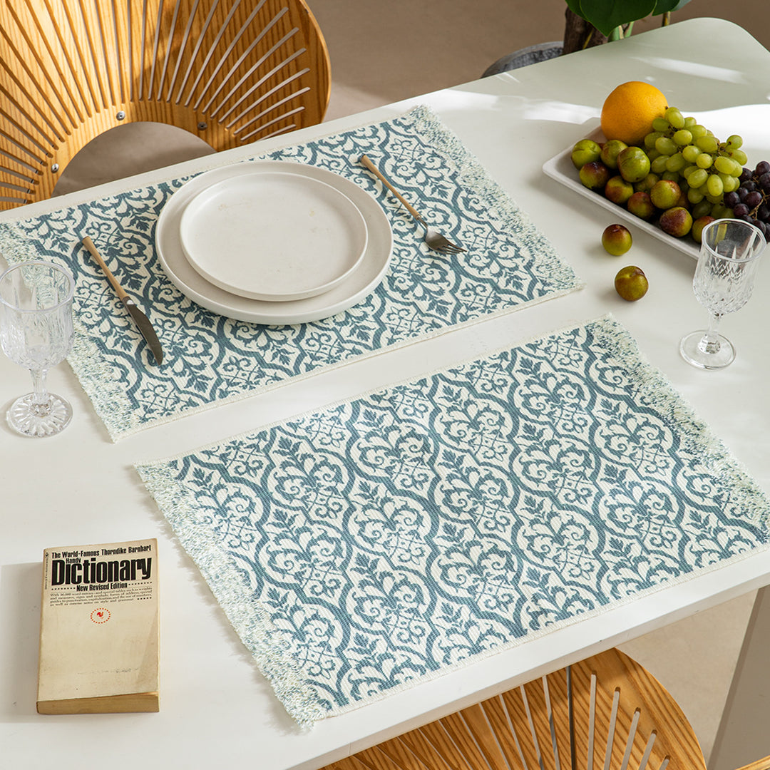 Woven decorative runner with damask jacquard and hand-fringed edge Stornfield