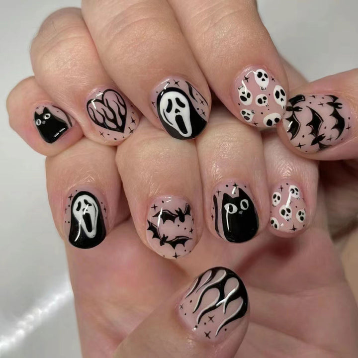 Halloween-Themed Nail Art Kit  1790958101