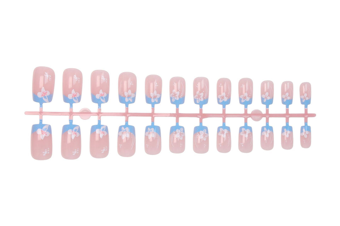 Artificial nail set with delicate flower designs Stornfield