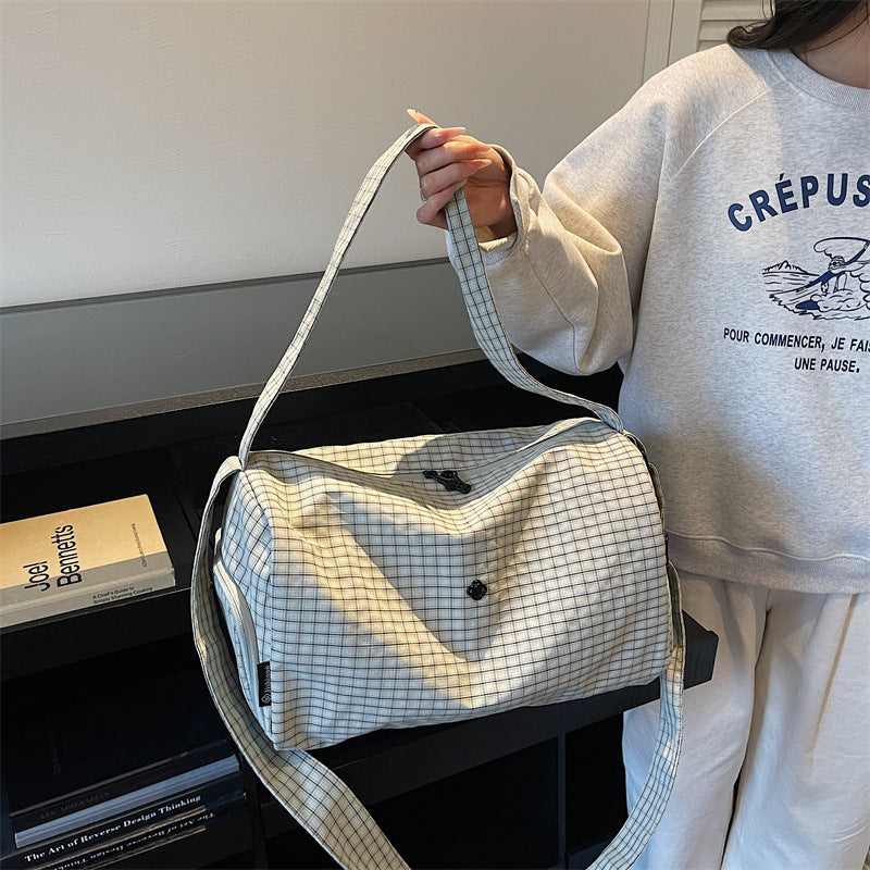 Women’s sporty and stylish travel bag Stornfield