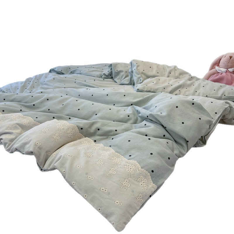 Elegant Bow Patterned Quilt Set